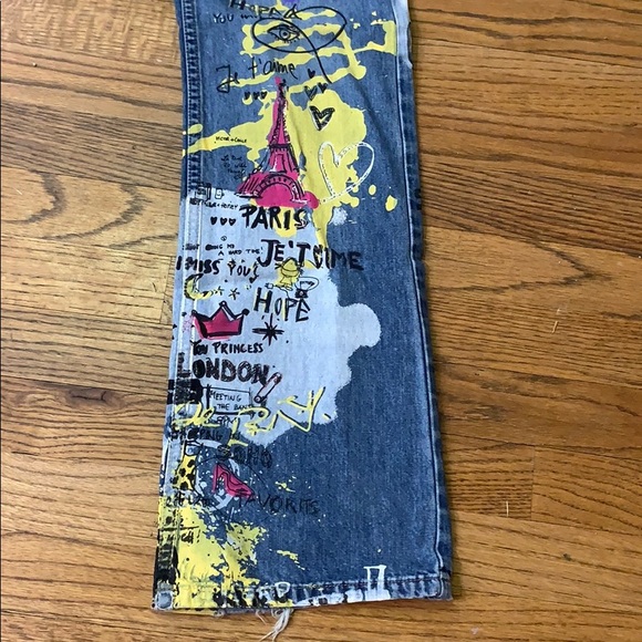 Old Navy Graffiti Painted Jeans - Picture 4 of 11